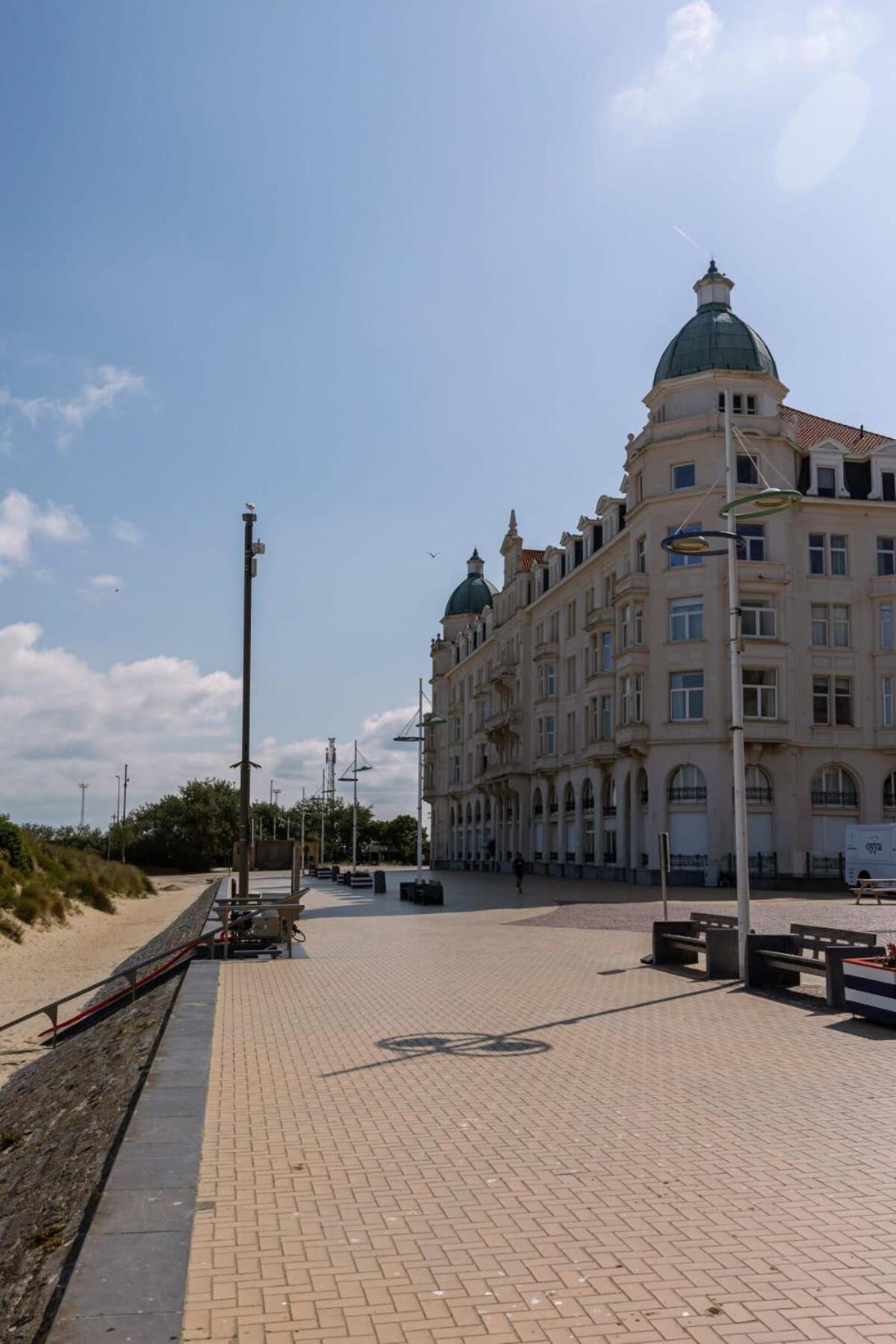Huswell - Beachfront Apartment In Zeebrugge 외부 사진